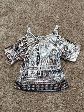 Womens Petite Cold-Shoulder Printed Boho Top - White and Brown